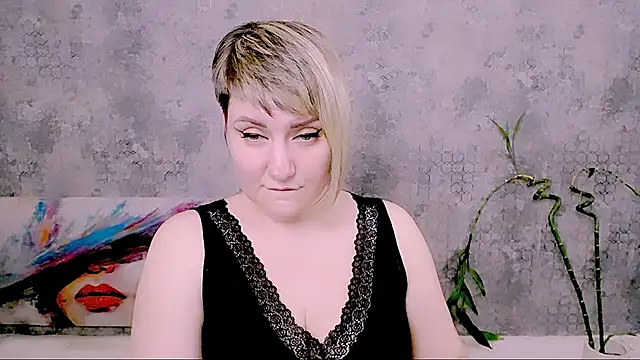 Djullia 现场XXX聊天