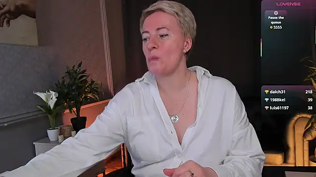 Nika_Smit: онлайн-секс-чат