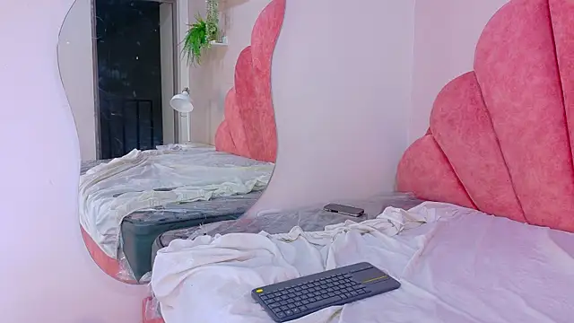 Meganlove__ Chat XXX live