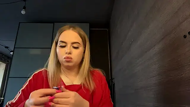 MiaLiluna: απευθείας συνομιλία ΧΧΧ