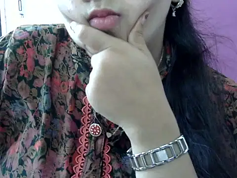 Cute_AliyaaのライブXXXチャット