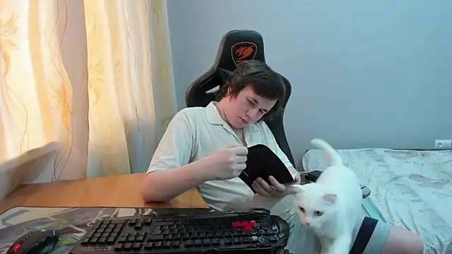 iliaskrislove – Kamerová šou