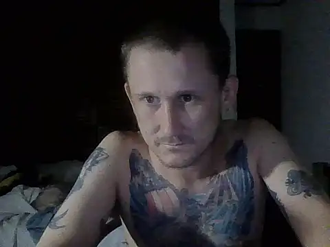 Show modela YoDominante na web-kameri