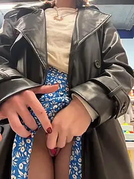 RosieSecret's Live XXX Chat