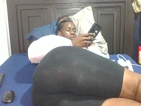 SexyTirries13's Live XXX Chat