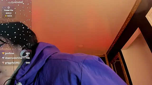 Kat_VonDe Live XXX-Chat