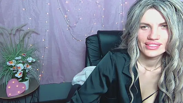 MilaLoona Live XXX-Chat