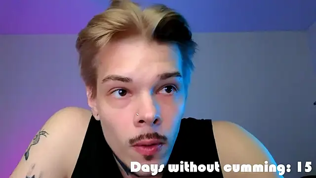 Show modela DENIS_HERE na web-kameri