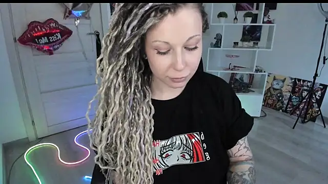 HoneySallyMoore's Live XXX Chat