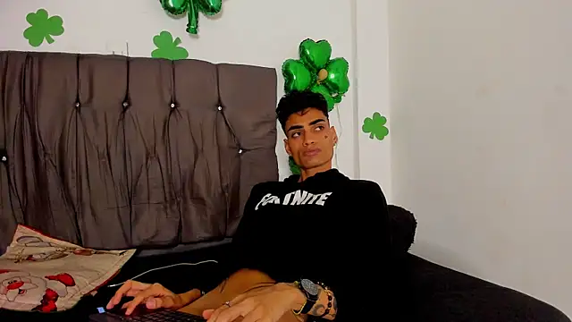 دردشة Gay_Red_Room الجنسية المباشرة