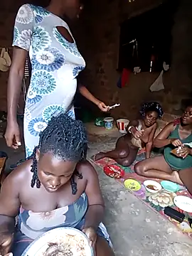 holygrail001 Adlı Modelin Web Kamerası Şovu