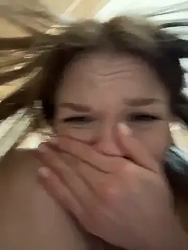 XXX chat uživo modela StreetSquirt