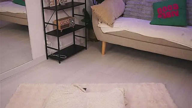 ArianaXO_: онлайн-секс-чат