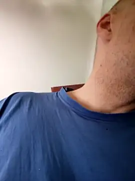 XXX chat uživo modela Sam_Colt