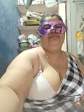 XXX chat uživo modela tamilthanushri