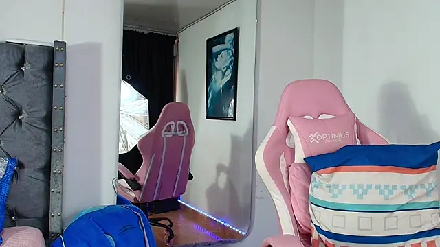 GraceWallace_: онлайн-секс-чат