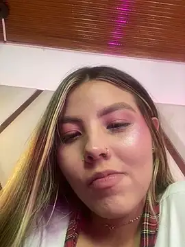 Miah_Stewart 现场XXX聊天