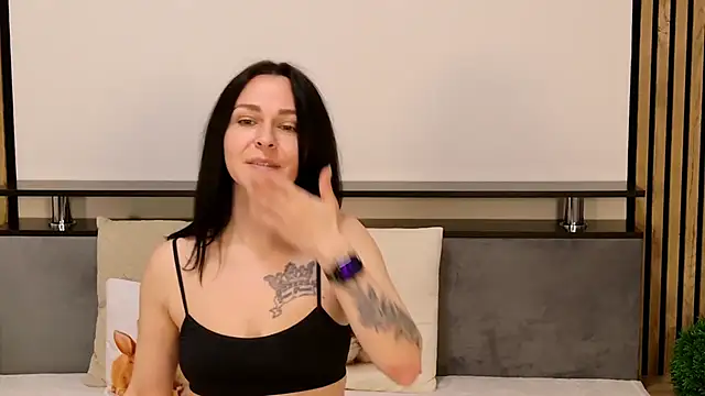 DitaNoir: онлайн-секс-чат