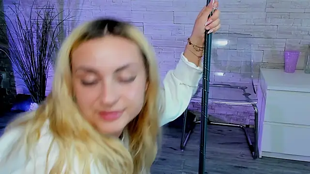 Chat XXX en directo de Ivorym00n