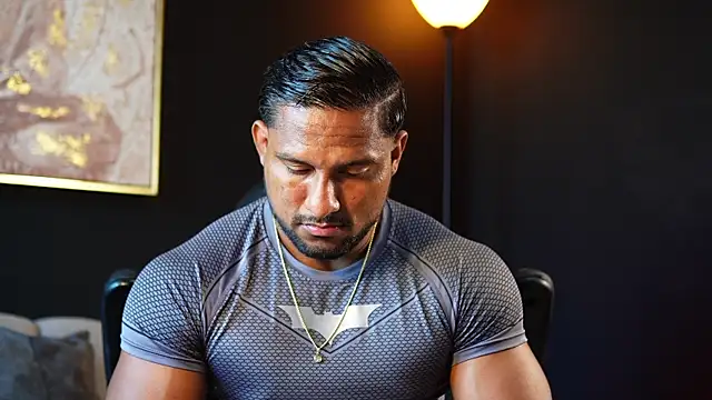 CallumMuscle: απευθείας συνομιλία ΧΧΧ