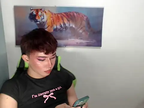 _CandyTwink_ Adlı Modelin Canlı XXX Sohbeti