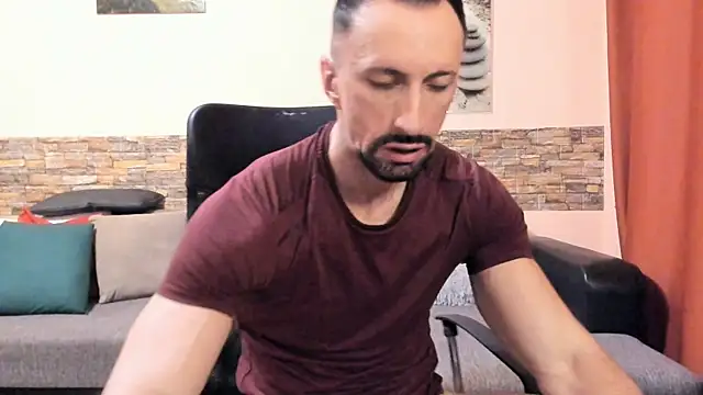 Chat XXX en directo de HotHunkTrainer