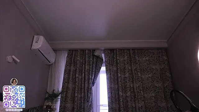 Adeles_vibes' Live Sex Cam Show