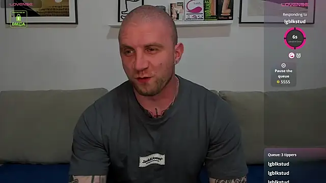 Gerard_Finbar: διαδικτυακό σόου στην κάμερα