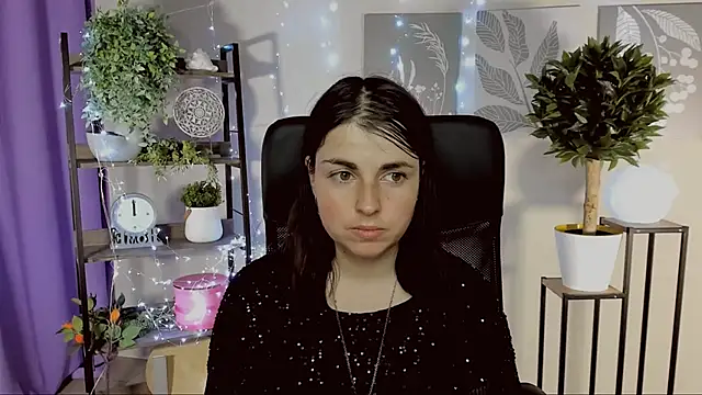 MartaEdams Adlı Modelin Canlı XXX Sohbeti