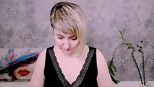 Djullia Chat XXX in diretta