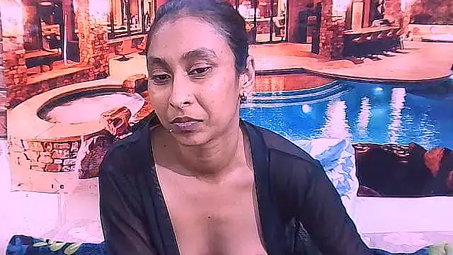 Chat XXX en directo de IndianSexyButt