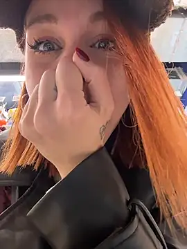 RosieSecret élő XXX-chatje