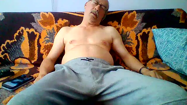 cumloverboyxx69 在線直播表演