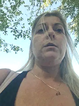 Chat +18 de NikkiBlisss ao vivo