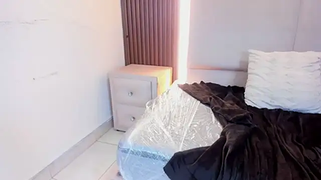 Chat XXX ao vivo de MilaDivine