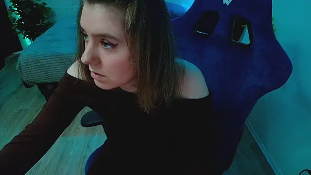 CranberryHot Adlı Modelin Canlı XXX Sohbeti