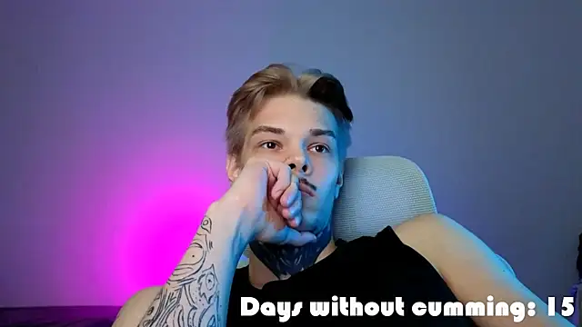 DENIS_HERE élő XXX-chatje