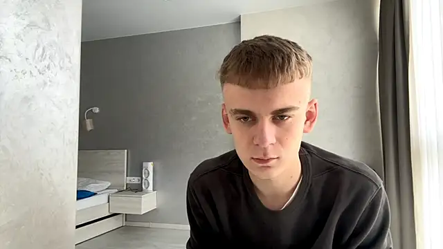 SoloFuryのウェブカメラショー