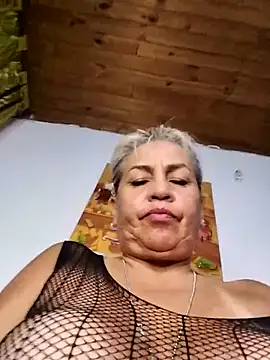 DirtyBIianca 即時 XXX 聊天