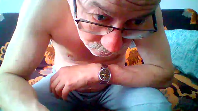 cumloverboyxx69's Webcam Show