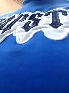 Broan_me: διαδικτυακό σόου στην κάμερα