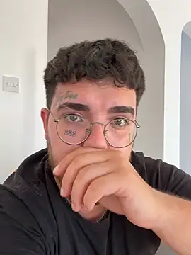 MrSavagexx Webcamshow