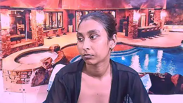 IndianSexyButt Live XXX Chat