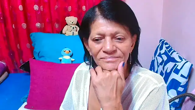 SLUTTYROXY's Live Sex Cam Show