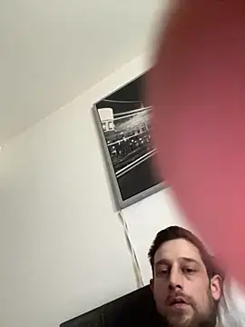 Fitboy1992: διαδικτυακό σόου στην κάμερα