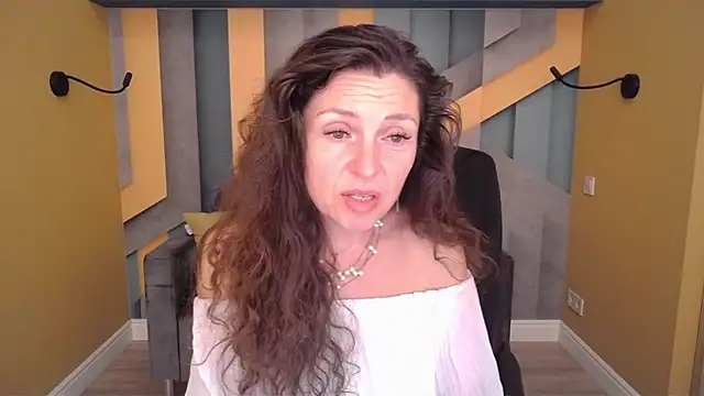 EllaLongのライブXXXチャット