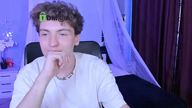 Show modela joseph_bear_ na web-kameri