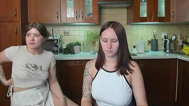 HotCaramellsTV Adlı Modelin Canlı XXX Sohbeti