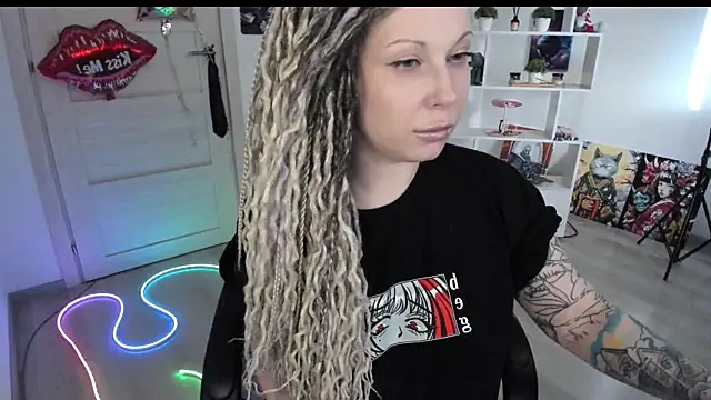 HoneySallyMoore Adlı Modelin Canlı XXX Sohbeti