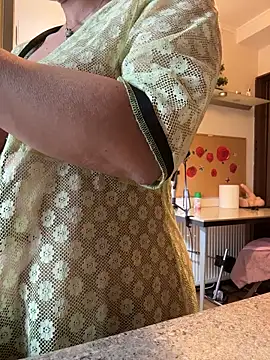 Hotmomcheckk_'s Live XXX Chat